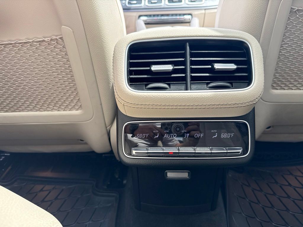 Used 2024 Mercedes-Benz GLS 580 4MATIC image 26