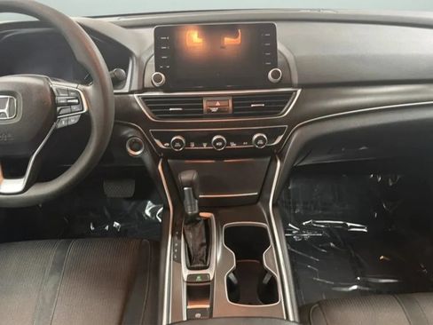 Used 2018 Honda Accord EX image 16
