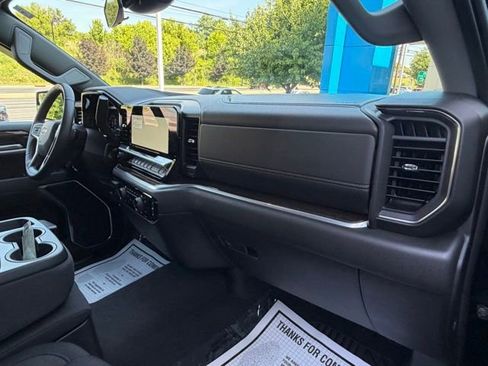 Used 2025 Chevrolet Silverado 1500 LT AWD/4WD image 38