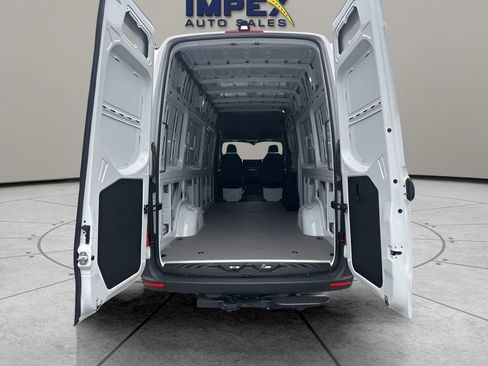 Used 2025 Mercedes-Benz Sprinter 2500 image 25