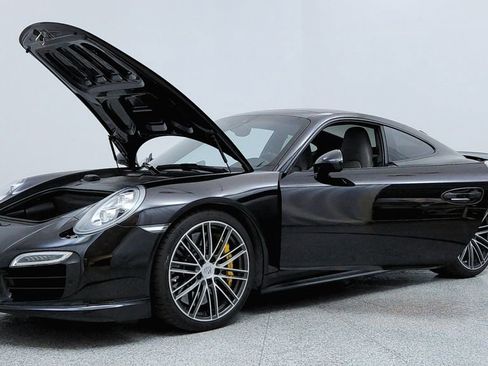Used 2014 Porsche 911 Turbo S image 9