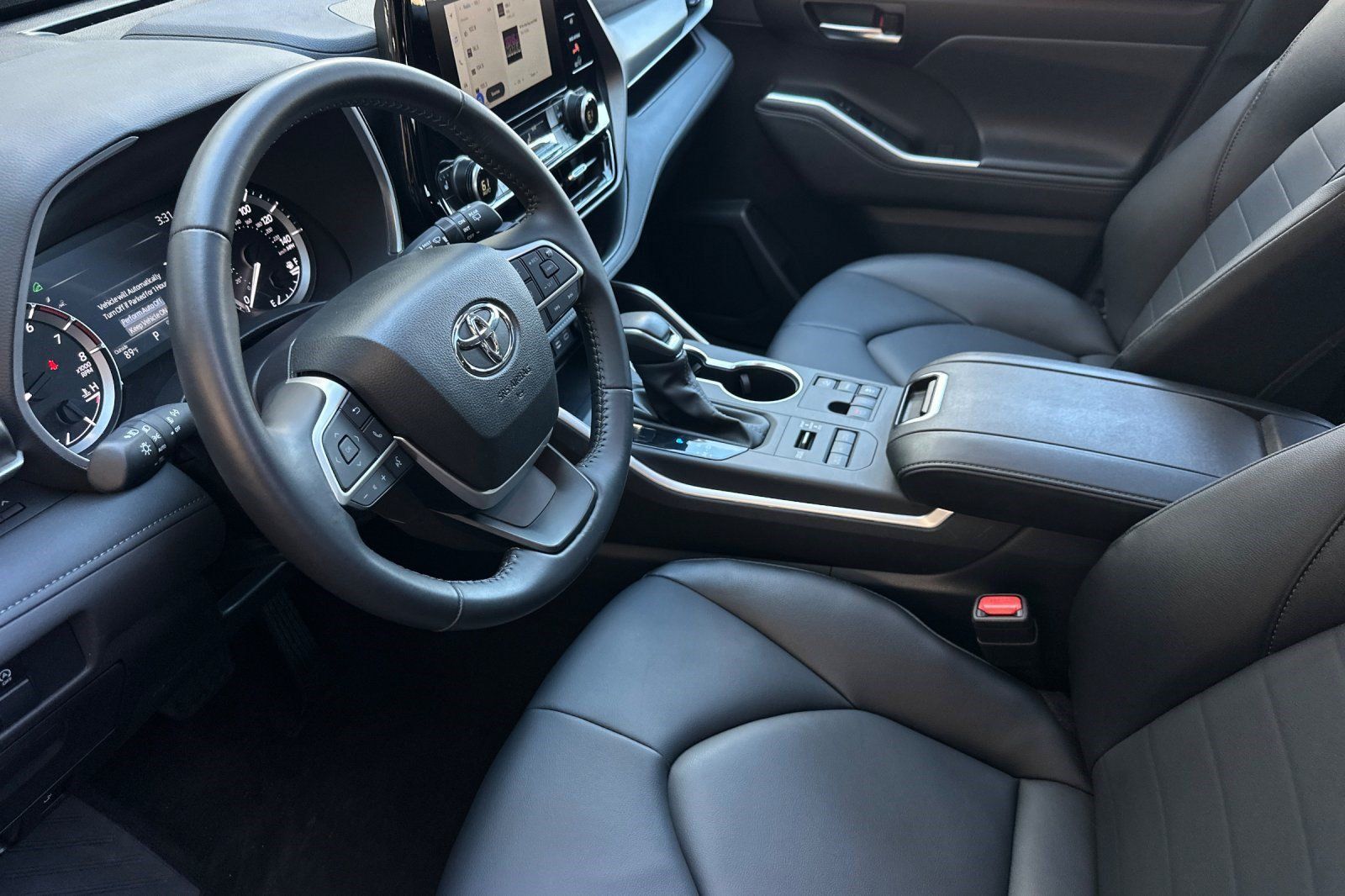Used 2026 Toyota Highlander XLE AWD/4WD image 4
