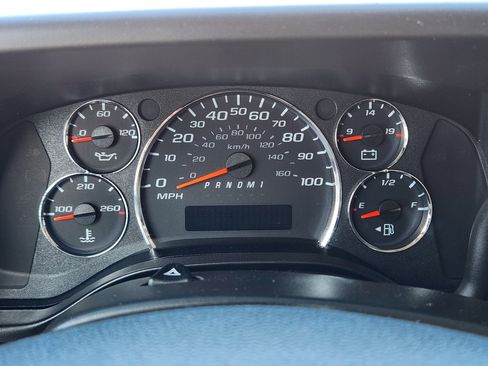 Used 2024 Chevrolet Express 2500 w/ Driver Convenience Package image 9