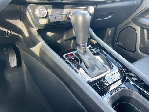 Used 2022 Jeep Compass Altitude w/ Sun and Sound Group image 18