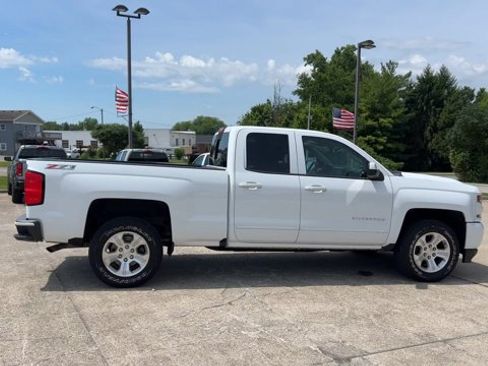 Used 2017 Chevrolet Silverado 1500 LT w/ All Star Edition AWD/4WD image 9