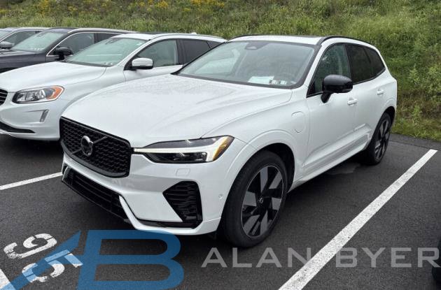 Used 2024 Volvo XC60 T8 Plus w/ Climate Package AWD/4WD image 1