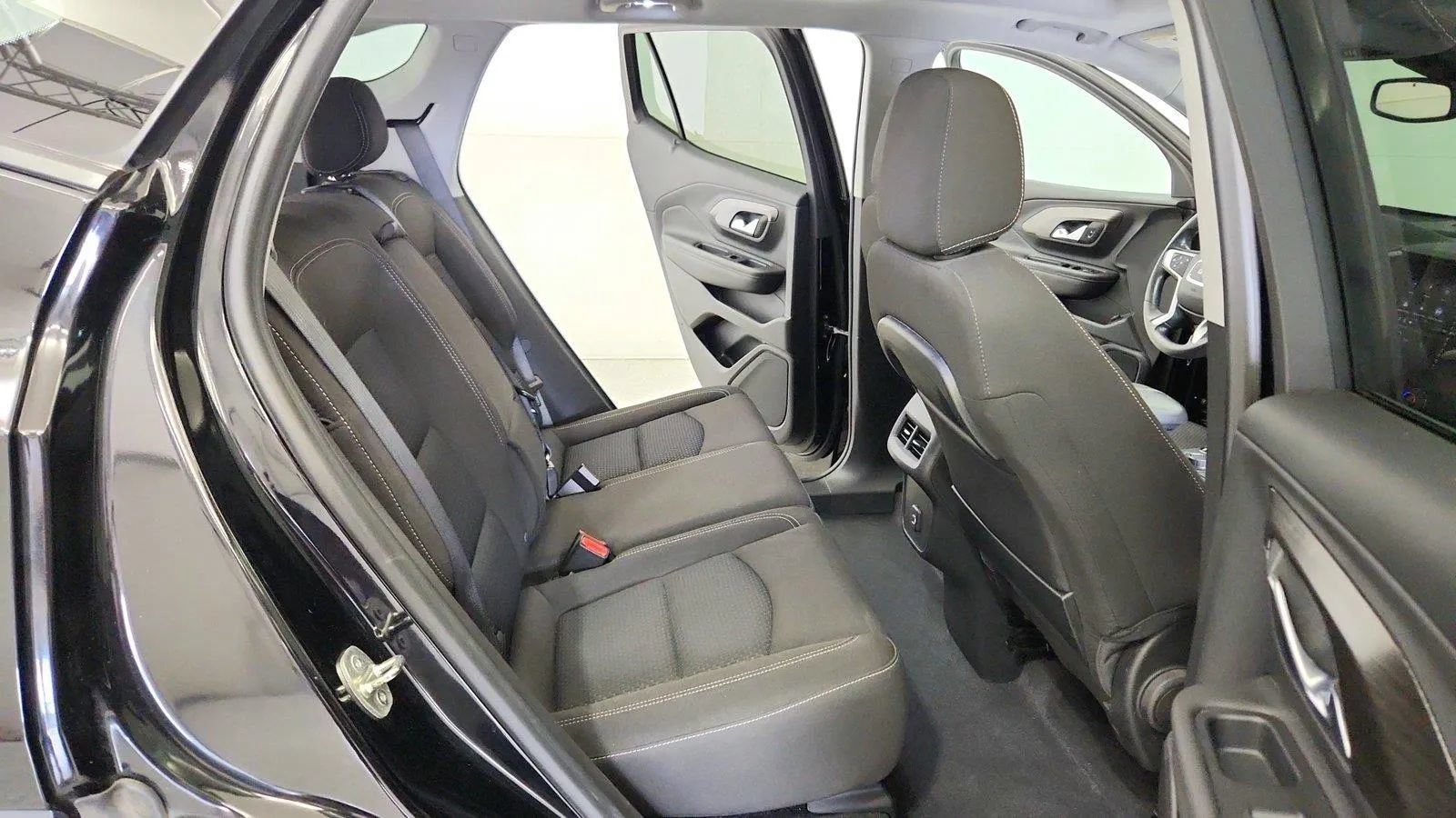 Used 2023 GMC Terrain SLE w/ Driver Convenience Package FWD image 30