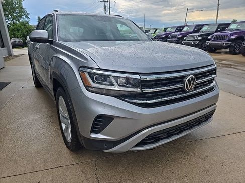 Used 2022 Volkswagen Atlas Cross Sport SE AWD/4WD image 16