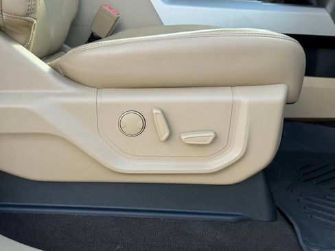 Used 2019 Ford F150 Lariat RWD image 24