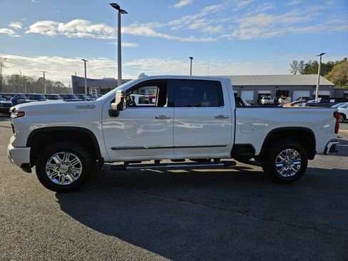 Used 2024 Chevrolet Silverado 2500 High Country w/ High Country Premium Package image 5