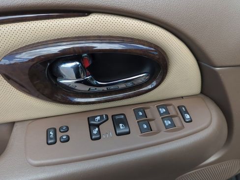 Used 2007 Buick Rainier CXL w/ Luxury Package AWD/4WD image 25