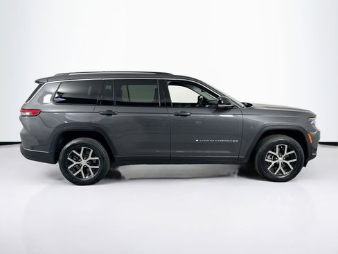 Used 2023 Jeep Grand Cherokee L Limited image 4