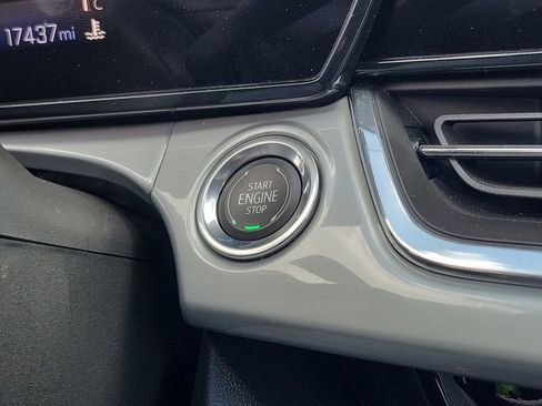 Used 2025 Chevrolet Trax LT FWD image 33