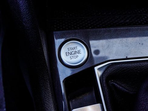 Used 2022 Volkswagen Tiguan SE R-Line image 23