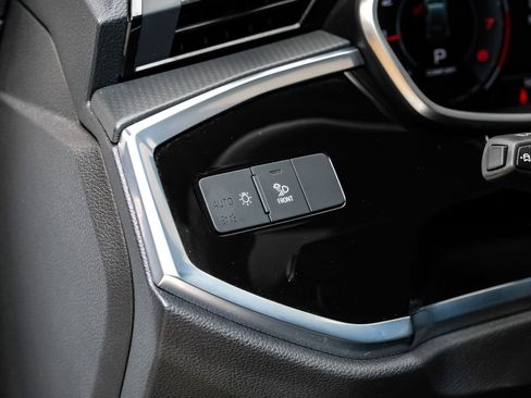 Used 2024 Audi Q3 2.0T Premium Plus w/ Premium Plus Package image 33