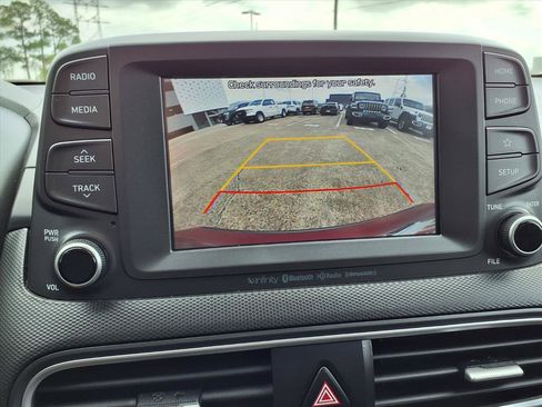 Used 2021 Hyundai Kona Limited image 6