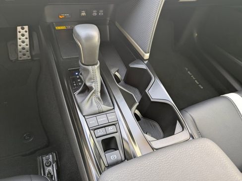 Used 2025 Toyota Camry SE image 26