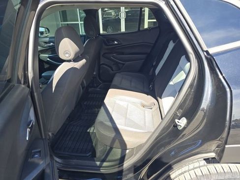 Used 2024 Chevrolet Trax LS w/ LS Convenience Package image 26