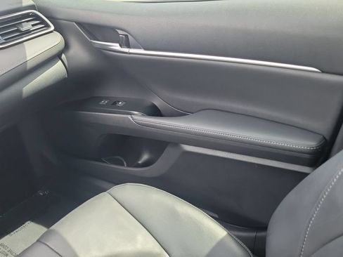 Used 2020 Toyota Camry XSE FWD image 13