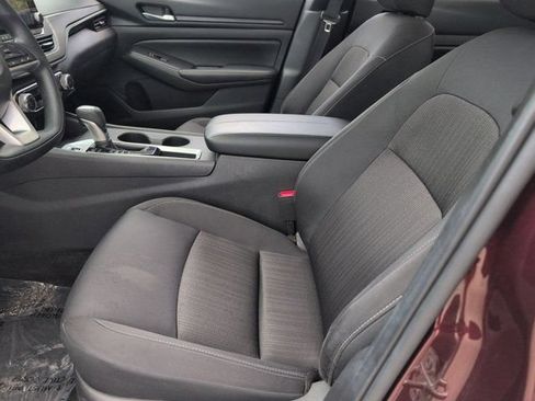 Used 2025 Nissan Altima 2.5 SV FWD image 24