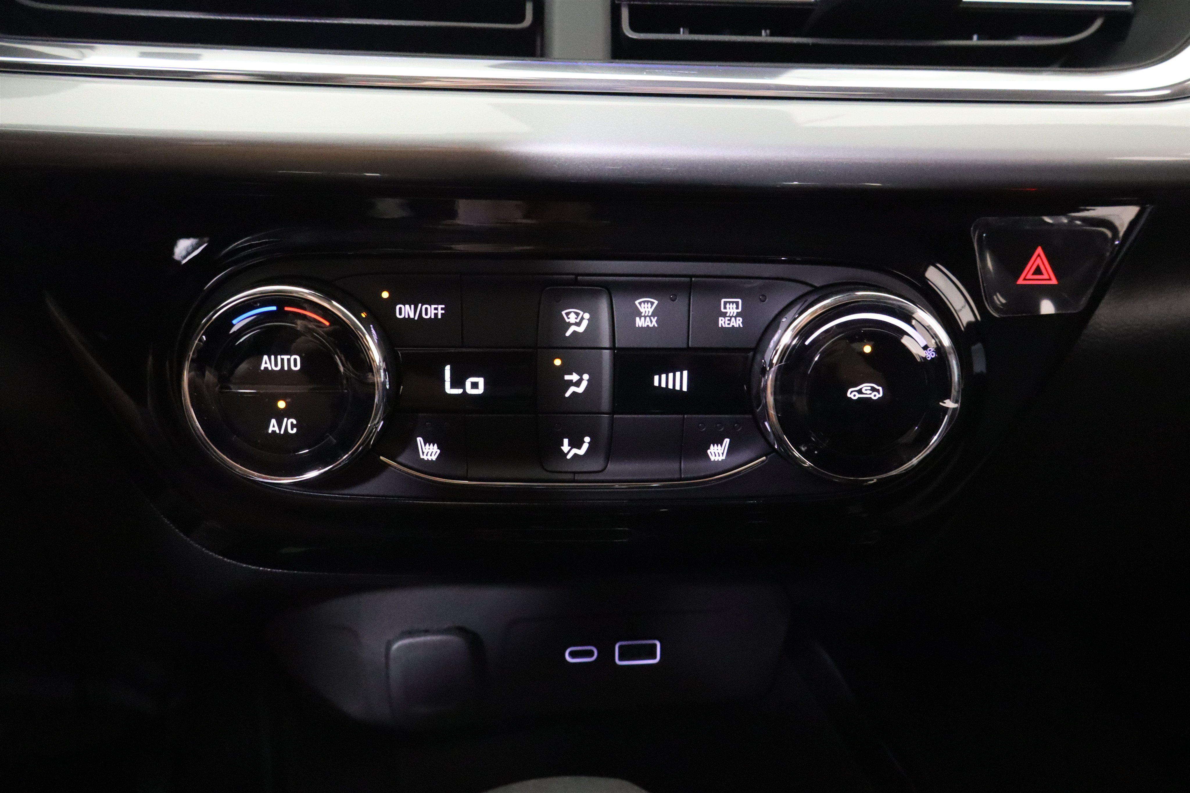 New 2026 Chevrolet Trax LT w/ Midnight Edition FWD image 27