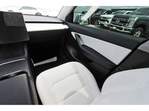 Used 2022 Tesla Model Y Performance AWD/4WD image 10