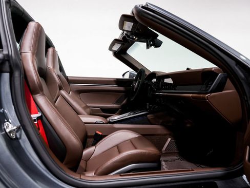 Used 2025 Porsche 911 Targa 4 GTS AWD/4WD image 34
