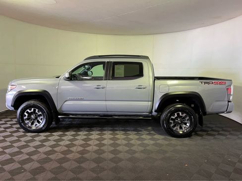 Used 2021 Toyota Tacoma TRD Off-Road w/ Technology Package image 4