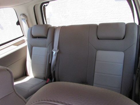 Used 2003 Ford Expedition Eddie Bauer image 36