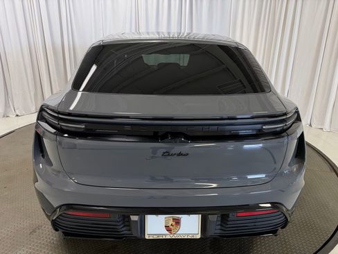 Certified 2025 Porsche Macan Turbo Electric AWD/4WD image 28