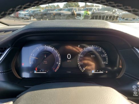 New 2025 Jeep Grand Cherokee Altitude image 20