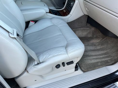 Used 2002 Cadillac Escalade EXT image 40