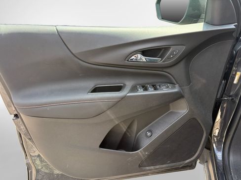 Used 2022 Chevrolet Equinox RS w/ LPO, Floor Liner Package FWD image 14