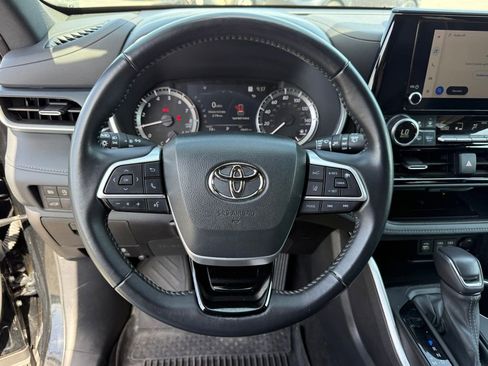Used 2023 Toyota Highlander XSE AWD/4WD image 24
