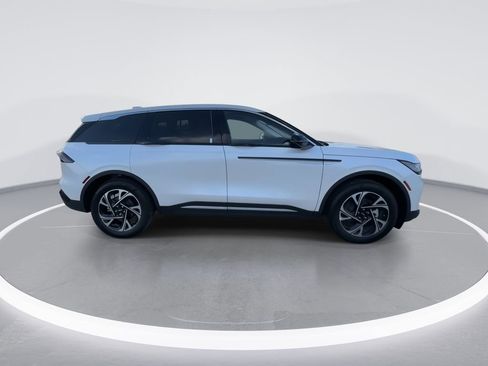 New 2026 Lincoln Nautilus Premier AWD/4WD image 9