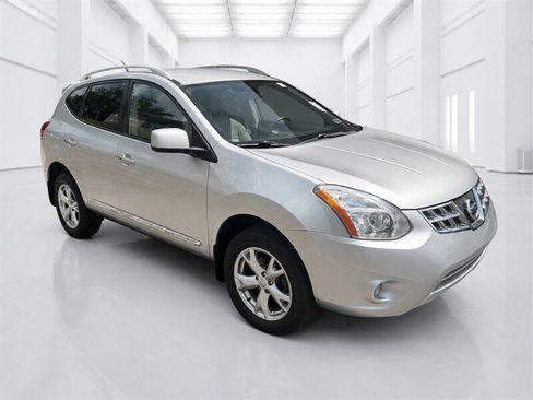 Used 2011 Nissan Rogue SV AWD/4WD image 2