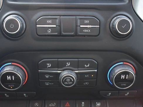 Used 2021 Chevrolet Silverado 1500 LT image 28