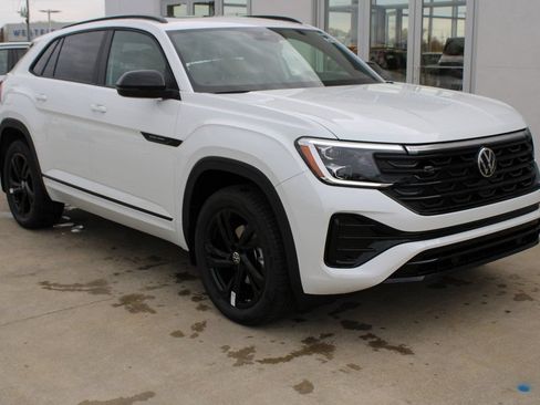 Used 2026 Volkswagen Atlas Cross Sport SEL R-Line AWD/4WD image 1