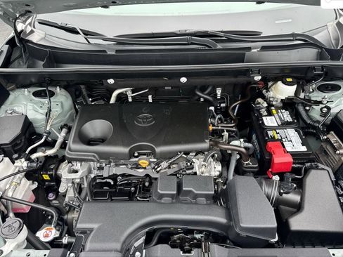 Used 2022 Toyota RAV4 XLE Premium FWD image 4