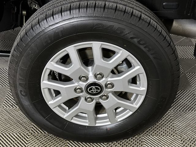 Used 2025 Toyota Tacoma SR5 RWD image 34