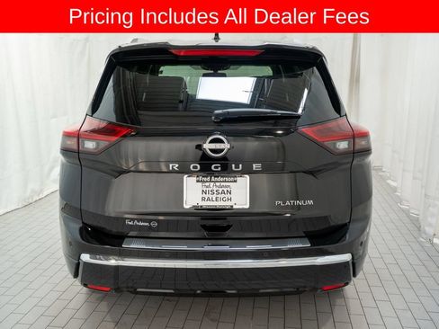 Certified 2024 Nissan Rogue Platinum w/ Platinum Premium Package FWD image 4
