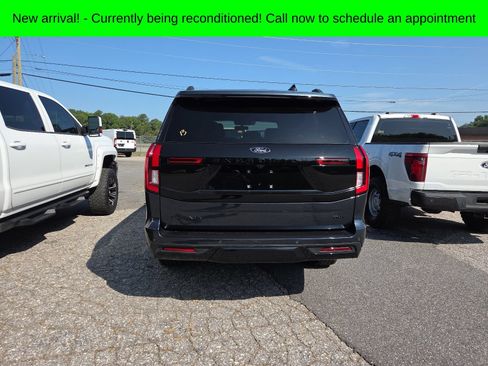 Used 2025 Ford Expedition Max Platinum w/ Stealth Performance Package AWD/4WD image 5
