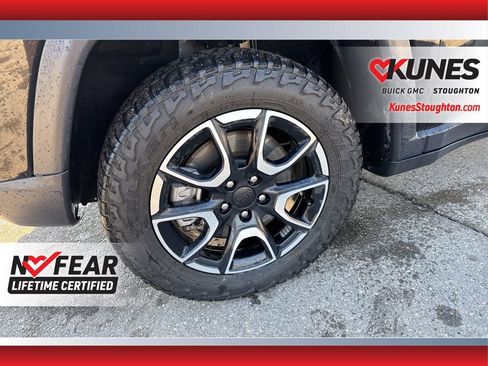 Used 2024 Jeep Compass Trailhawk image 16