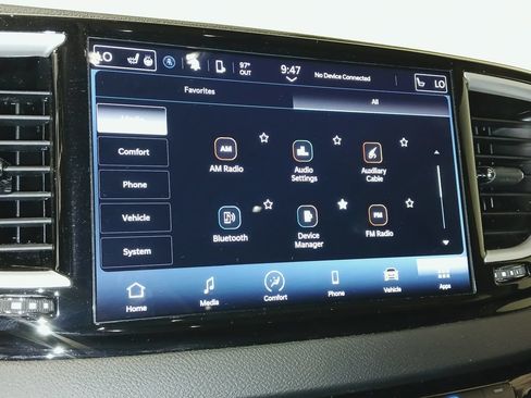 Used 2024 Chrysler Pacifica Touring-L FWD image 26