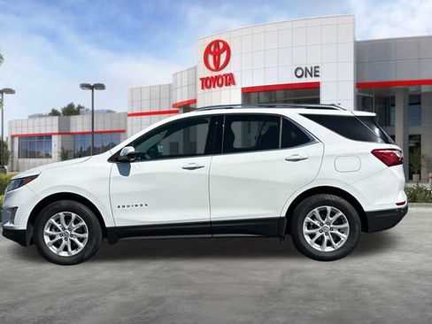 Used 2018 Chevrolet Equinox LT w/ Sun & Infotainment Package image 9