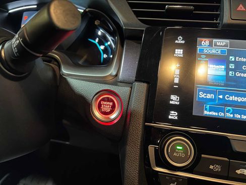 Used 2018 Honda Civic Touring image 32
