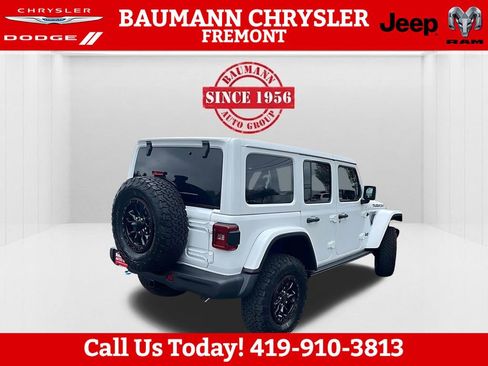 Used 2023 Jeep Wrangler Unlimited Rubicon 4xe AWD/4WD image 4