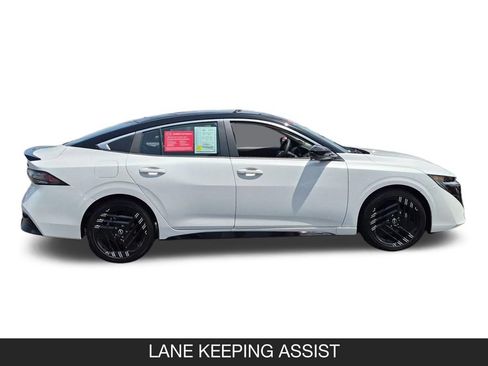 Used 2026 Nissan Sentra SR w/ Floor Mat Package FWD image 6