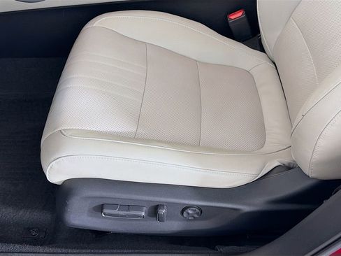 Used 2018 Honda Accord Touring image 23