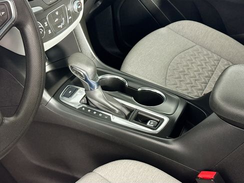 Used 2024 Chevrolet Equinox LS AWD/4WD image 25